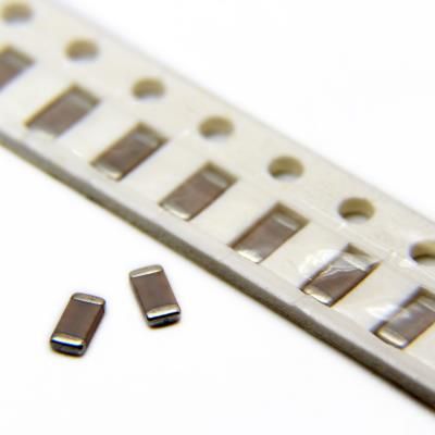 خازن SMD مولتی لایر 18pF پکیج 1206 ولتاژ 50V